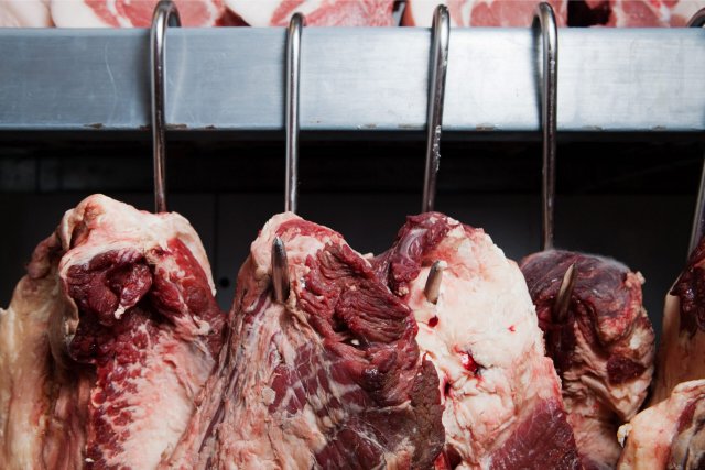 beef-hanging-2022-03-08-00-13-30-utc-scaled